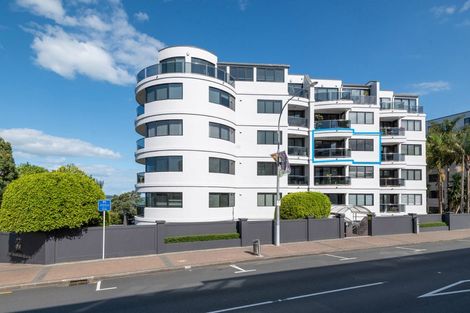 Photo of property in 3i/175 Hurstmere Road, Takapuna, Auckland, 0622