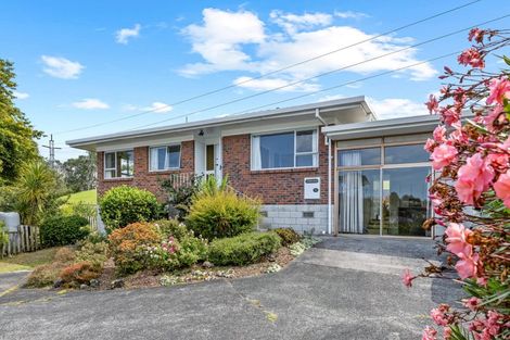 Photo of property in 1/15 Battle Place, Glenfield, Auckland, 0629