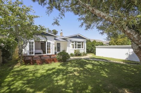 Photo of property in 25 Glen Almond Street, New Plymouth, 4310