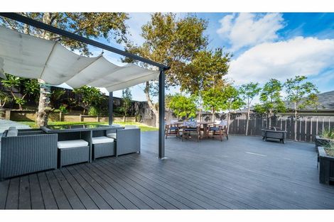 Photo of property in 3 Bangla Place, Massey, Auckland, 0614