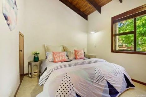 Photo of property in 20 Braemar Road, Castor Bay, Auckland, 0620