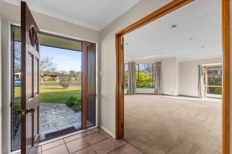 Photo of property in 16 Knightsbridge Place, Taradale, Napier, 4112