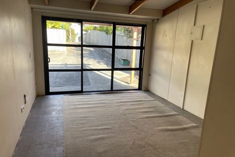 Photo of property in 102 Seaview Road, Paraparaumu Beach, Paraparaumu, 5032