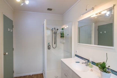 Photo of property in 59 Queens Road, Waikanae Beach, Waikanae, 5036