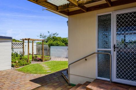 Photo of property in 81 Omata Road, Marfell, New Plymouth, 4310