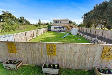 Photo of property in 43 Dixie Street, Te Horo Beach, Otaki, 5581