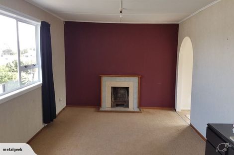 Photo of property in 19 Simons Street, Moturoa, New Plymouth, 4310