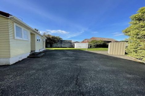 Photo of property in 6 Hobbs Grove, Epuni, Lower Hutt, 5011
