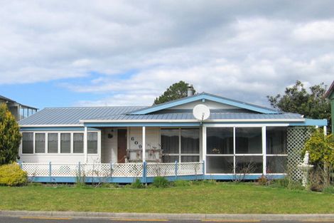 Photo of property in 609 Beach Road, Whangamata, 3620