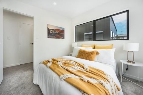 Photo of property in 23a Caribbean Drive, Unsworth Heights, Auckland, 0632