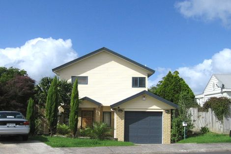 Photo of property in 5 Zefiro Drive, Massey, Auckland, 0614