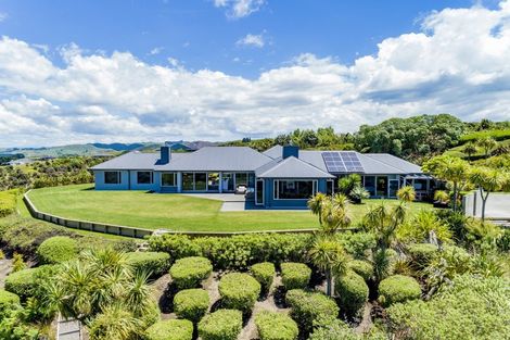 Photo of property in 135 Eskridge Drive, Eskdale, Napier, 4182