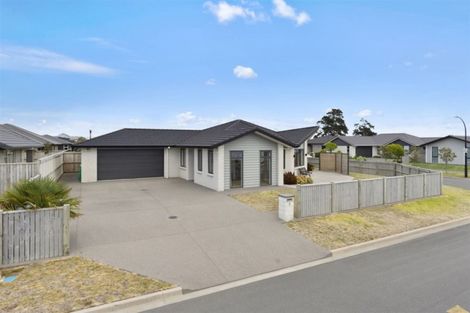 Photo of property in 9 Hiria Crescent, Papamoa Beach, Papamoa, 3118