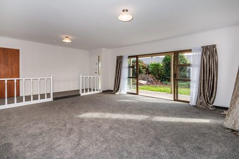 Photo of property in 17 Ti Nana Crescent, Henderson, Auckland, 0610