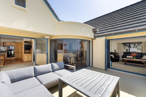 Photo of property in 190 Marine Parade, Mount Maunganui, 3116