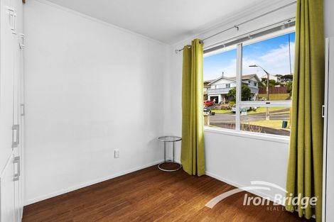 Photo of property in 21 Celeste Place, Totara Vale, Auckland, 0627