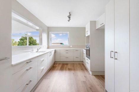 Photo of property in 80 Roberts Road, Te Atatu South, Auckland, 0610