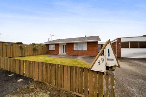 Photo of property in 39 Waihi Road, Hawera, 4610