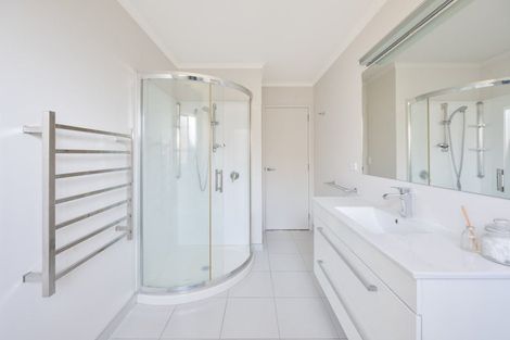 Photo of property in 66 Orotu Drive, Poraiti, Napier, 4112