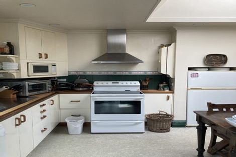 Photo of property in 28 Apuka Street, Brooklyn, Wellington, 6021