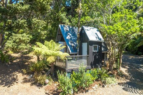 Photo of property in 102 Waihirere Drive, Tuateawa, Coromandel, 3583