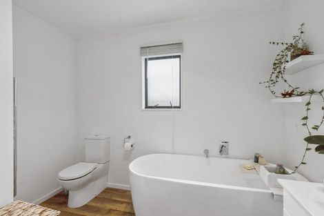 Photo of property in 30a Rata Road, Raumati Beach, Paraparaumu, 5032