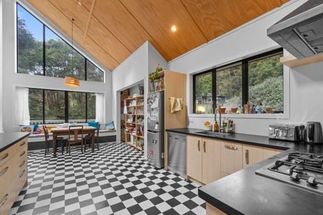 Photo of property in 140 Shaw Road, Oratia, Auckland, 0604