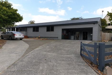 Photo of property in 9 Charles Prevost Drive, The Gardens, Auckland, 2105