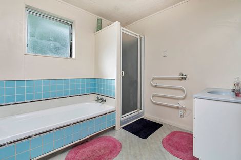 Photo of property in 2b Mcentee Road, Waitakere, Auckland, 0816