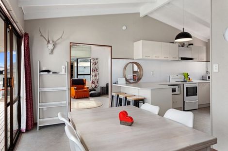 Photo of property in 15 Kauri Street, Edgecumbe, 3120