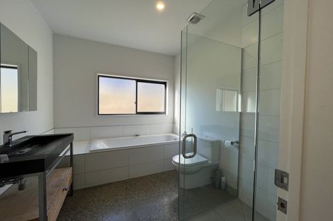 Photo of property in 9 Rabbiters Crescent, Jacks Point, Queenstown, 9371
