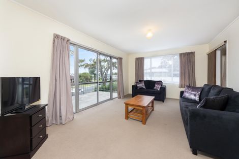 Photo of property in 18 St Catherine Crescent, West Harbour, Auckland, 0618