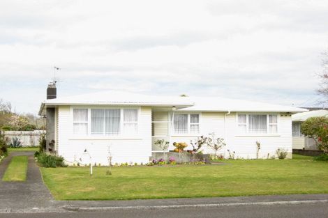 Photo of property in 3 Smith Road, Merrilands, New Plymouth, 4312