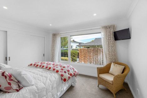 Photo of property in 20 Strowan Road, Strowan, Christchurch, 8052