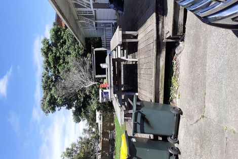 Photo of property in 28 Ewbank Place, Manurewa, Auckland, 2102
