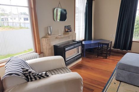 Photo of property in 33 Fox Street, Opunake, 4616