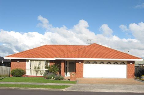 Photo of property in 16 Rathmar Drive, Manurewa, Auckland, 2105