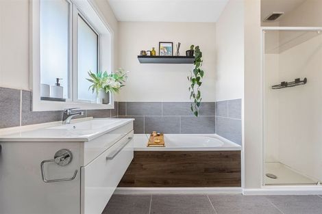 Photo of property in 95 Kendal Avenue, Burnside, Christchurch, 8053