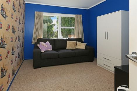 Photo of property in 124 Flanshaw Road, Te Atatu South, Auckland, 0610