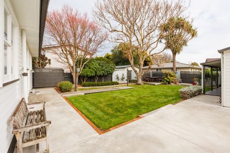 Photo of property in 90 Brightwater Terrace, Terrace End, Palmerston North, 4410