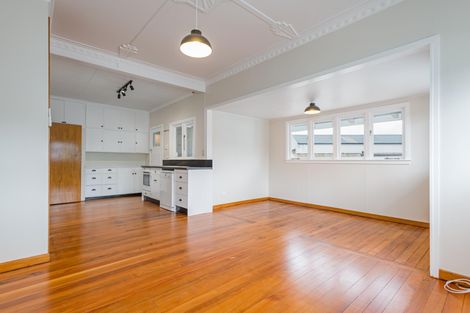Photo of property in 201 College Street, West End, Palmerston North, 4412