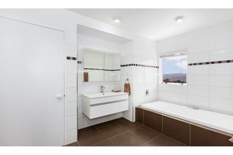 Photo of property in 15 George Gee Drive, Korokoro, Lower Hutt, 5012