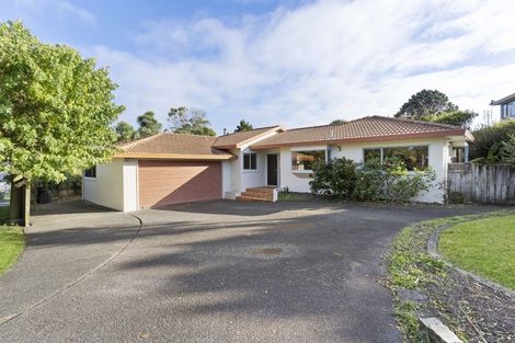 Photo of property in 1 Halldene Terrace, Red Beach, 0932