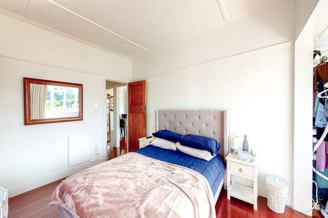 Photo of property in 4 Raroa Crescent, Northland, Wellington, 6012