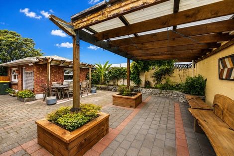 Photo of property in 2 Hood Place, Spotswood, New Plymouth, 4310