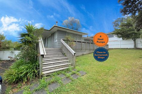 Photo of property in 8 Kerria Place, Sunnynook, Auckland, 0620