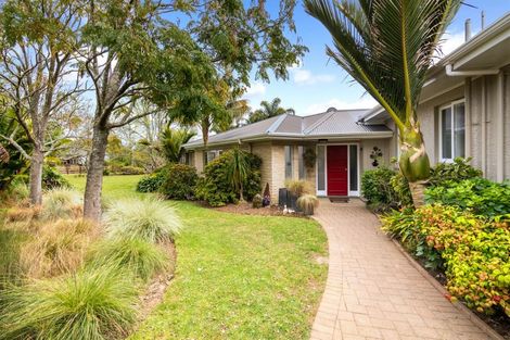 Photo of property in 121 Pomona Road, Kumeu, 0891
