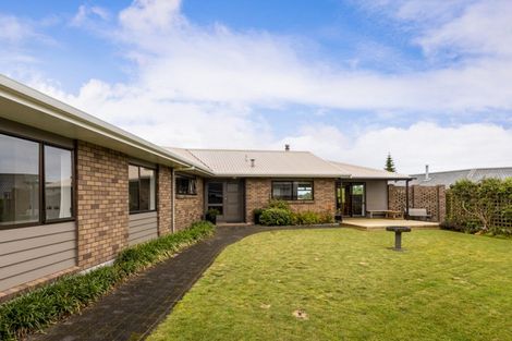 Photo of property in 10c Kinross Drive, Merrilands, New Plymouth, 4312
