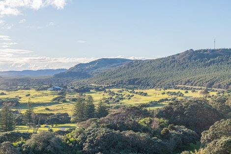 Photo of property in 10 Waitea Road, Muriwai, Waimauku, 0881