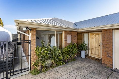 Photo of property in 267a Lake Terrace Road, Shirley, Christchurch, 8061